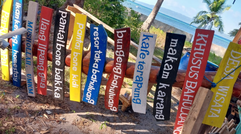 Pengadaan Papan Petunjuk dan Informasi 4